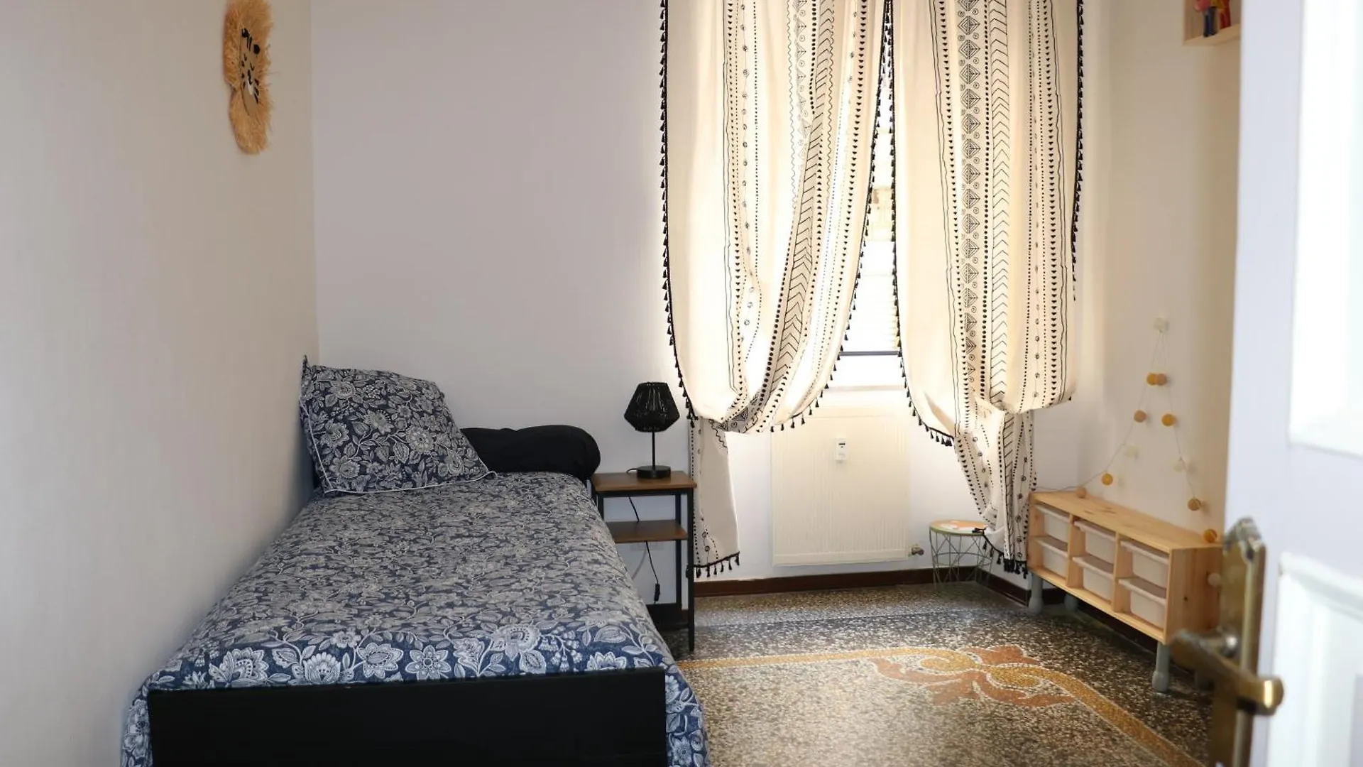 La Casa Di Leonardo 0*, 제노바 이탈리아